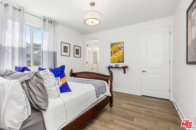 Building Photo - 24407 Clear Creek Pl