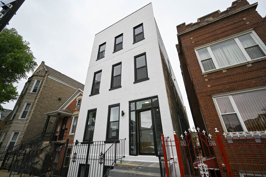 Building Photo - 2243 W 23rd Pl