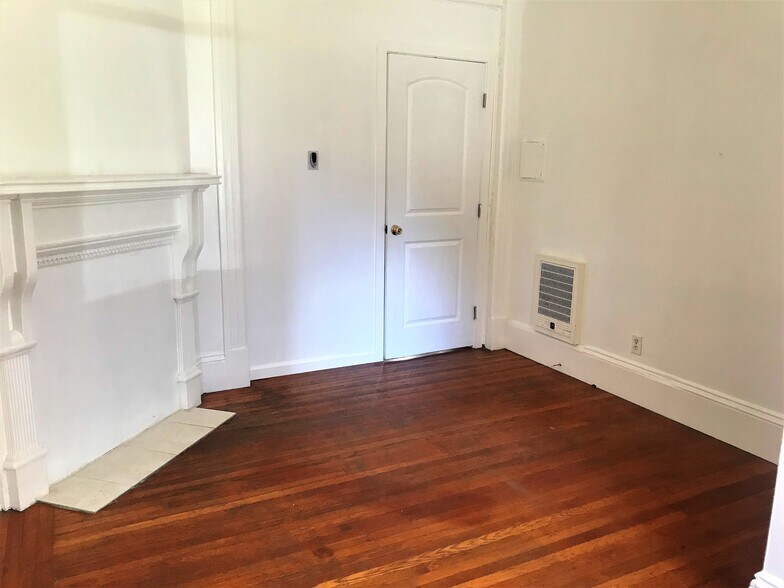 Building Photo - 2531 Ridge Rd