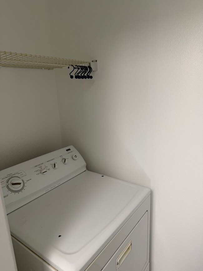 Building Photo - Beautiful Updated Ranch Style Home