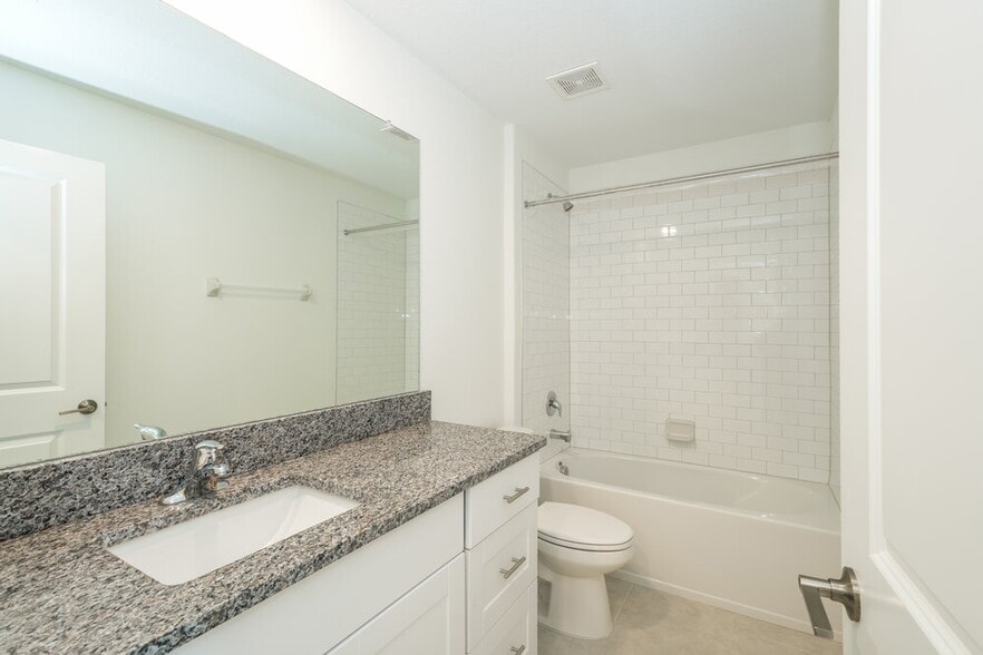 Building Photo - 2125 Skybrooke Blvd