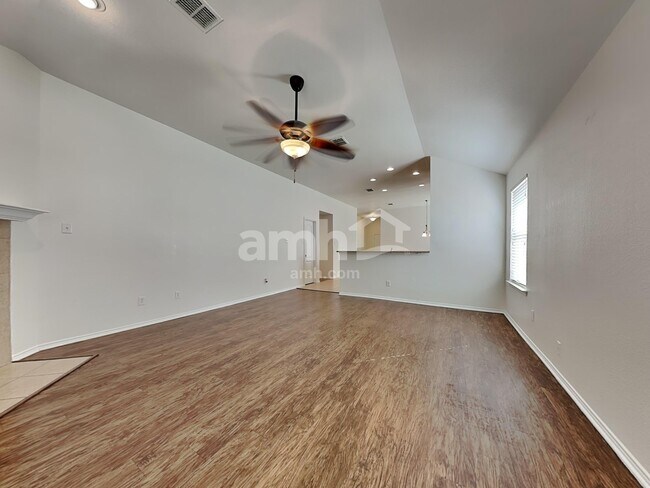 Building Photo - 1101 Johnson City Ave