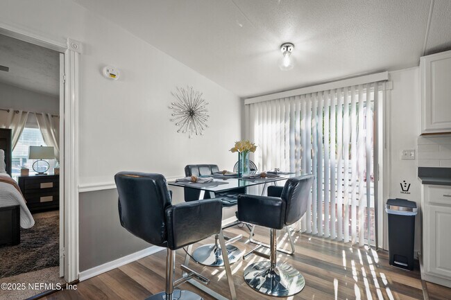 Building Photo - 501 Aiken St