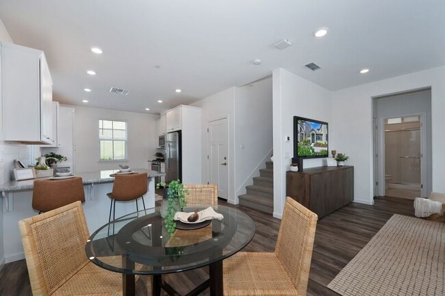 Building Photo - 1588 Parkside Way