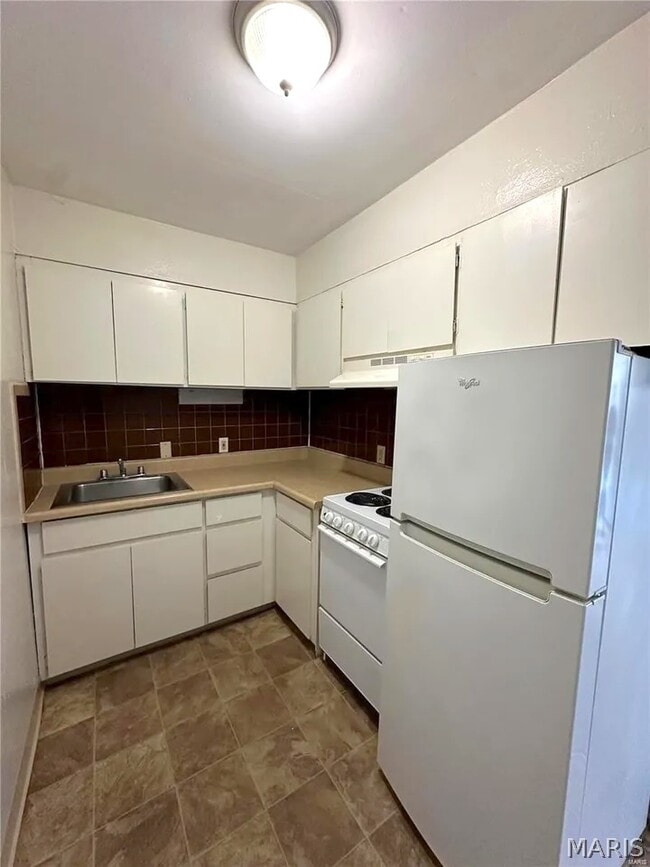 Building Photo - 702 S Lincoln Ave