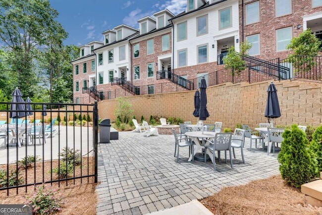 Building Photo - 513 Burton Dr