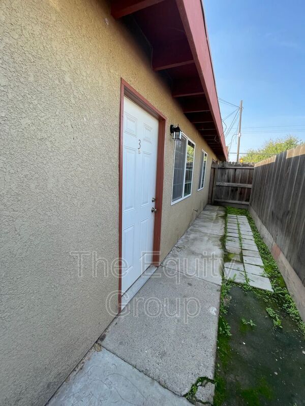 Building Photo - 32606 Rd 124