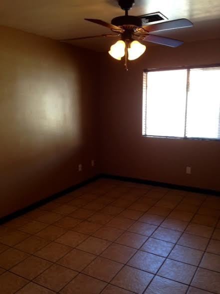 Building Photo - 3 Bedroom Condo in Sunset Mesa