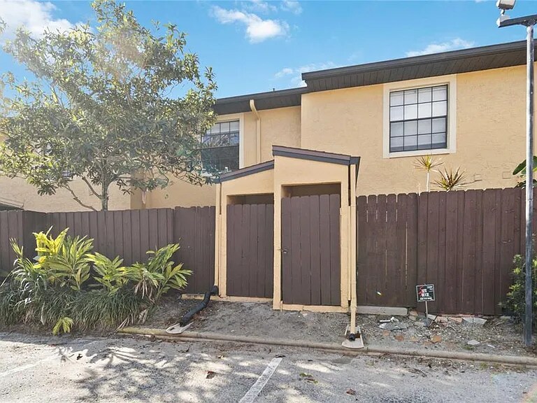 Building Photo - 7417 Wynnewood Sq