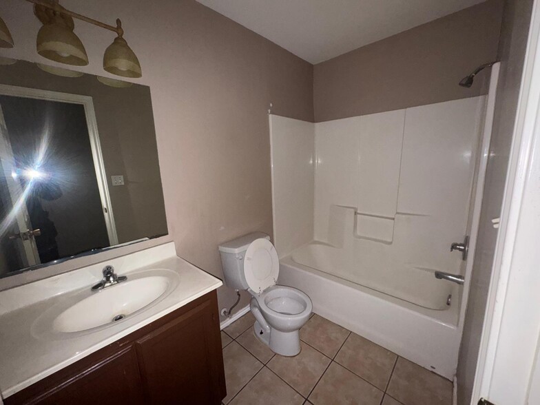 Building Photo - 2951 McCormack Dr