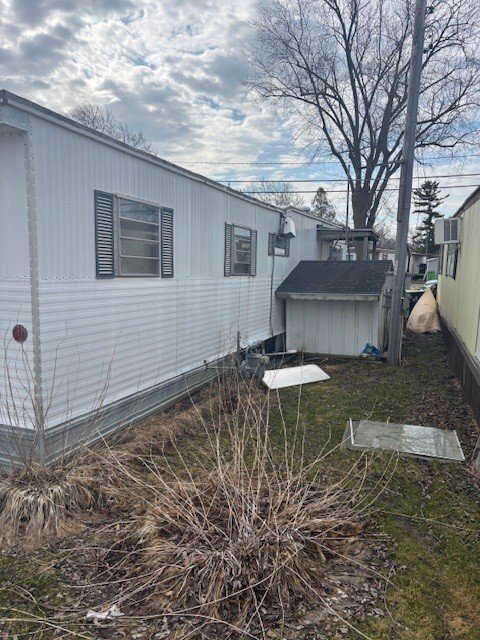 Building Photo - 6384 Oakwood Dr