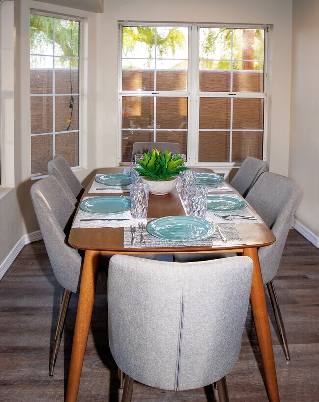 Building Photo - 4027 E Cathedral Rock Dr