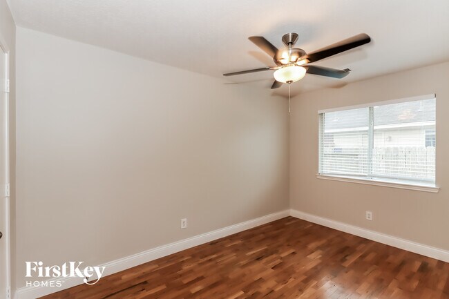Building Photo - 13531 High Banks Ln