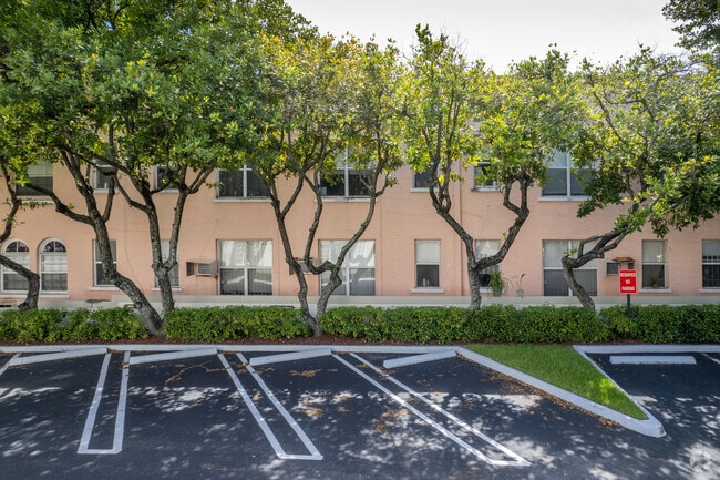 Building Photo - 215 Calabria Ave