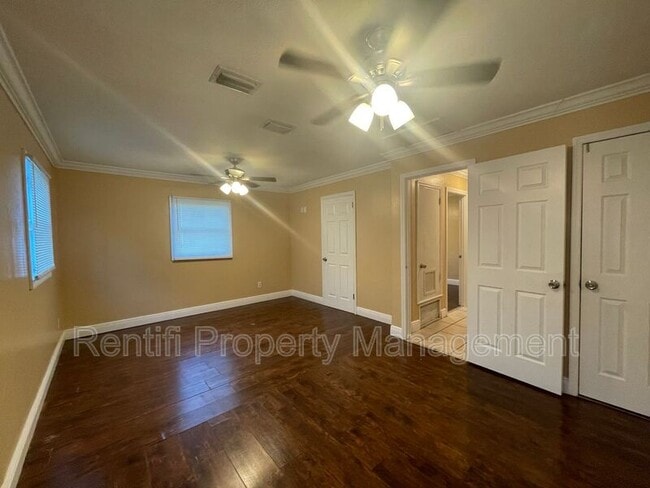 Building Photo - 44 Andora St
