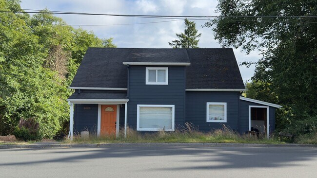 Building Photo - 1497 Niagara Ave