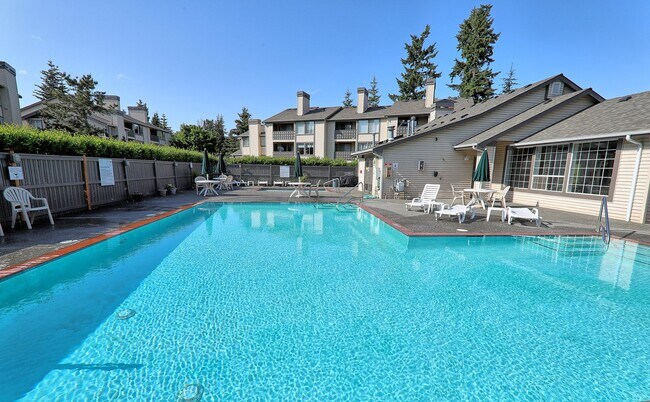 Building Photo - Aspen Grove Condo