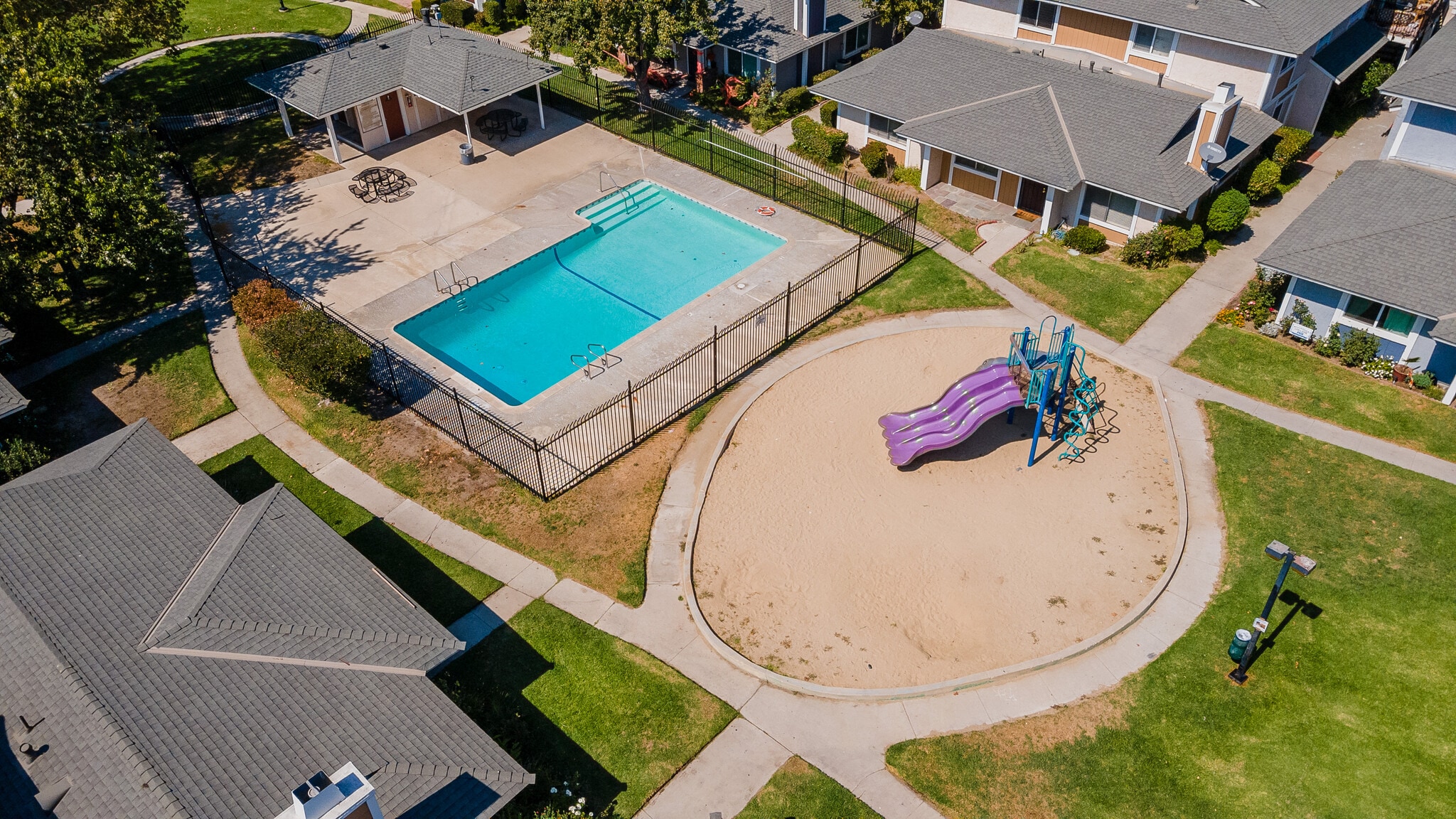 Building Photo - 527 Spring Rd