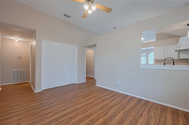Building Photo - 15827 Beechnut St
