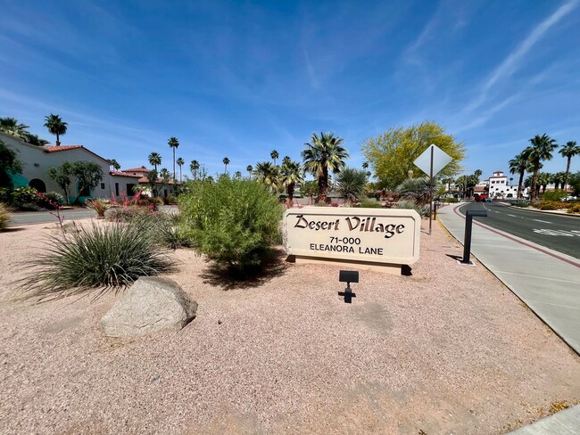 Building Photo - AVAILABLE NOW! 2 Bedroom / 2 Bathroom Cond...
