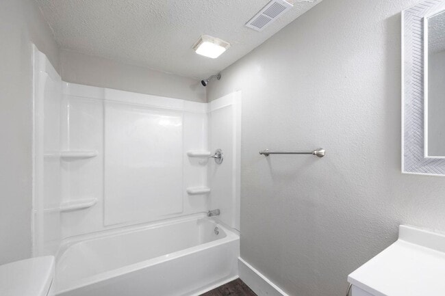 Building Photo - COMING SOON! Updated 2 Story Home in downtown Springfield