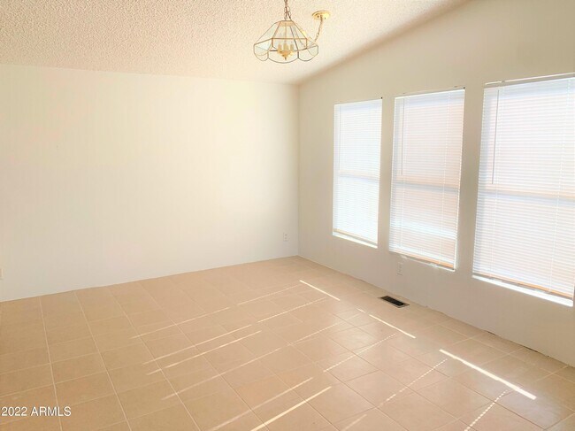 Building Photo - 1225 N San Marcos Dr