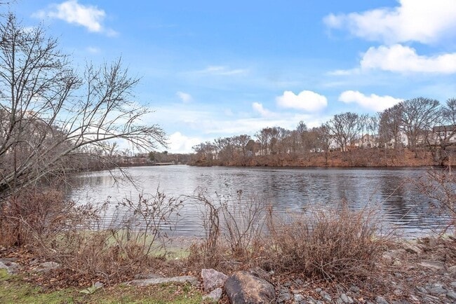 Building Photo - 7 S Stone Mill Dr