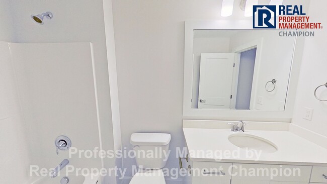 Building Photo - Newly Constructed Luxury Townhomes in Porters Neck