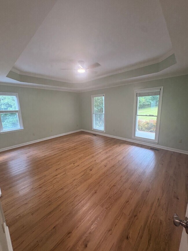 Building Photo - BOGART HOME | 4BD 3.5B