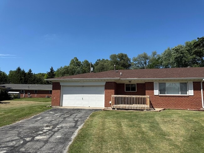 Primary Photo - 1124 Pam Dr