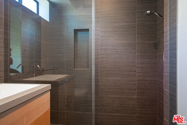 Building Photo - 8639 Whitworth Dr