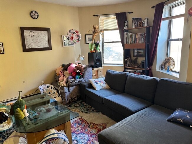 Building Photo - 20 Linwood St