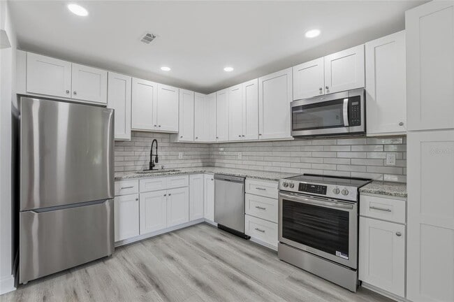 Building Photo - 379 S McMullen Booth Rd