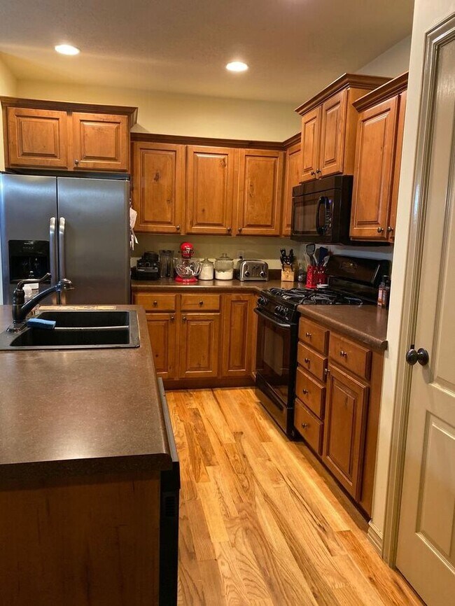 Building Photo - Beautiful 3 bedroom townhome in Draper!