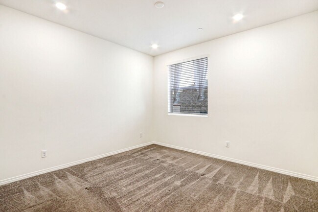 Building Photo - 15232 Horizon St