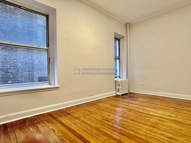 Building Photo - 328 W 83rd St