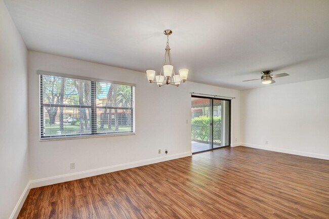 Building Photo - 12212 Sag Harbor Ct