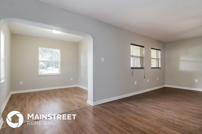 Building Photo - 2411 Chase Ave