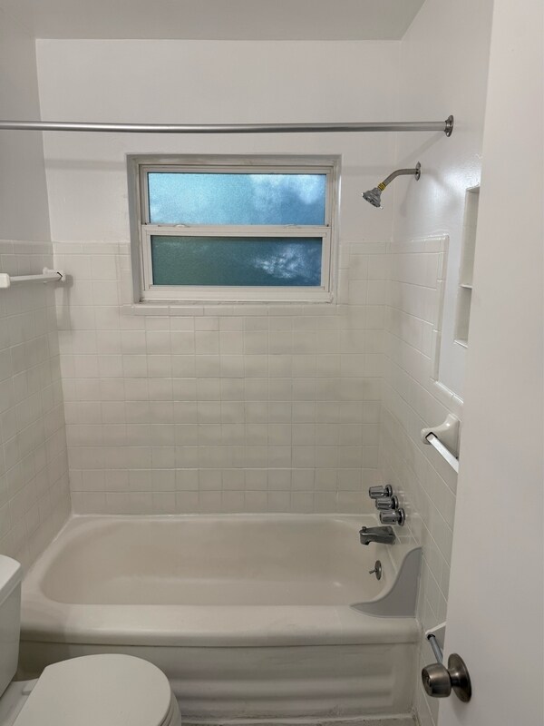 Building Photo - 2112 9th Ave N