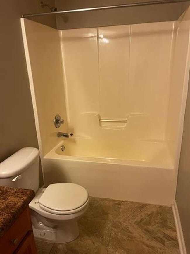 Building Photo - Townhome Living Made Easy: Your 2-Bed, 2-B...