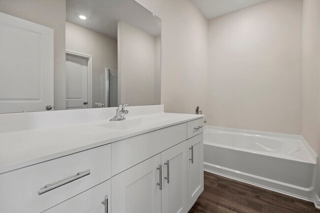 Building Photo - 16414 Blossom Grv Dr