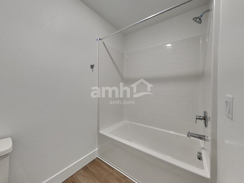 Building Photo - 11123 Magallanes St