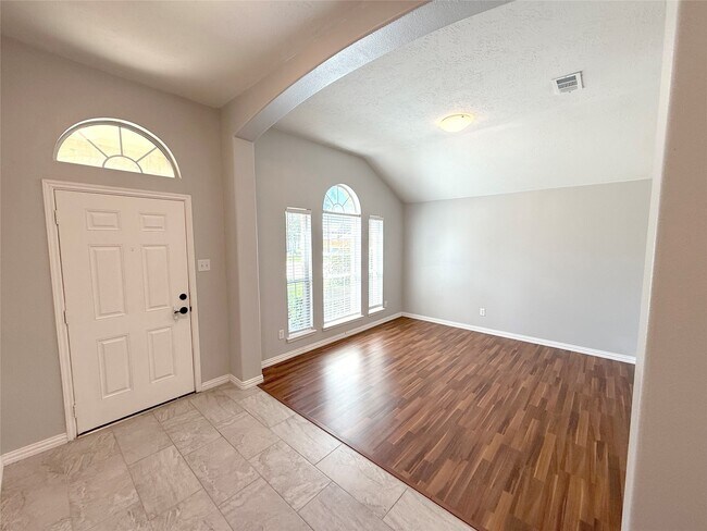 Building Photo - 2414 Alcove Foster Ct