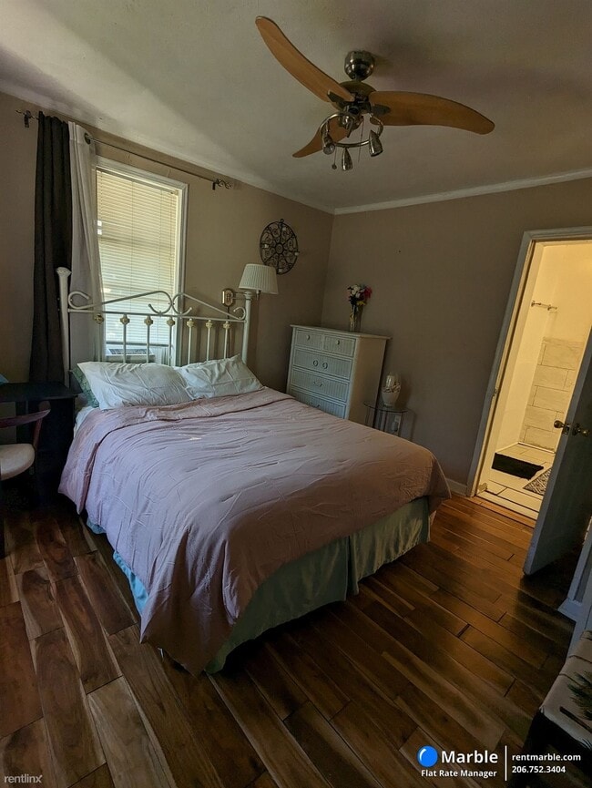 Building Photo - 2 br, 1 bath House - 849 W Brevard St