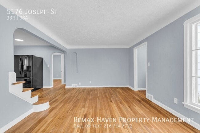 Building Photo - 5176 Joseph St