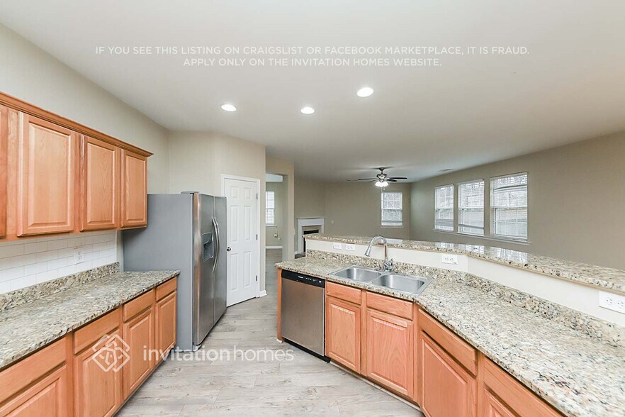 Building Photo - 2230 Valley Creek Dr