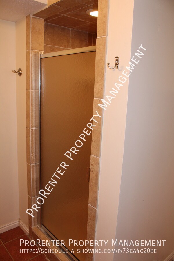 Building Photo - Charming 4 Bed, 2 Bath Layton Home