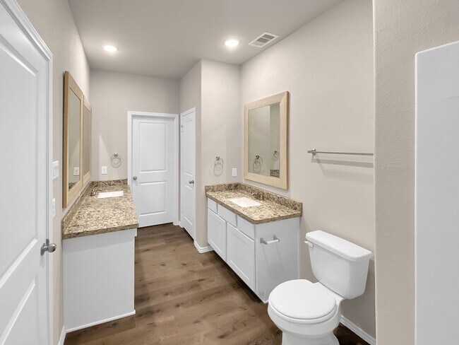 Building Photo - 13071 Clearview Dr