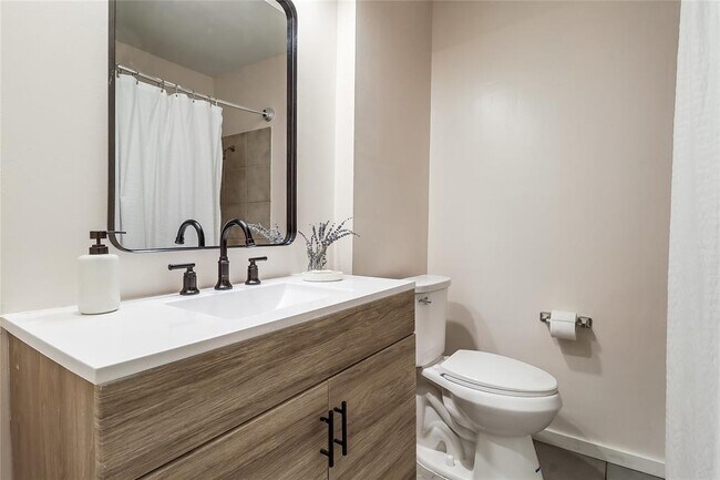 Building Photo - 5300 Basswood Ln