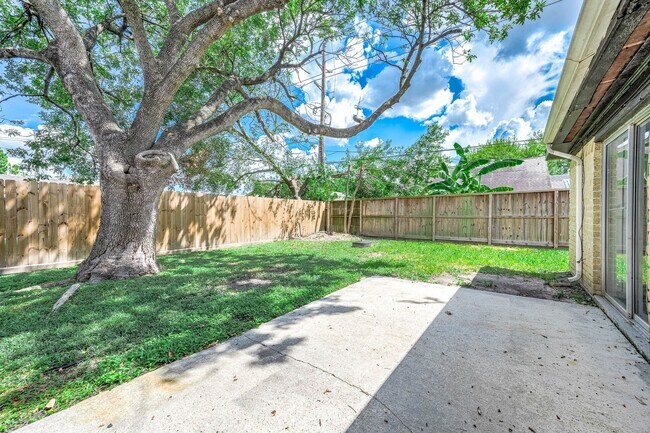 Building Photo - 10230 Trade Winds Dr